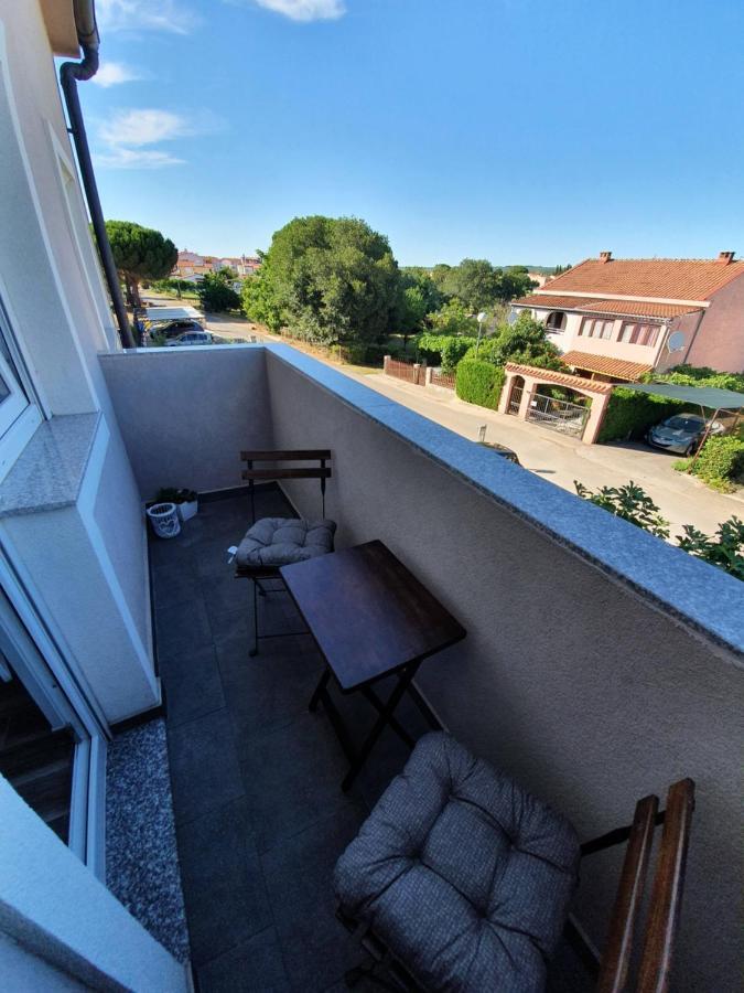 Apartment Natalia Valbandon エクステリア 写真