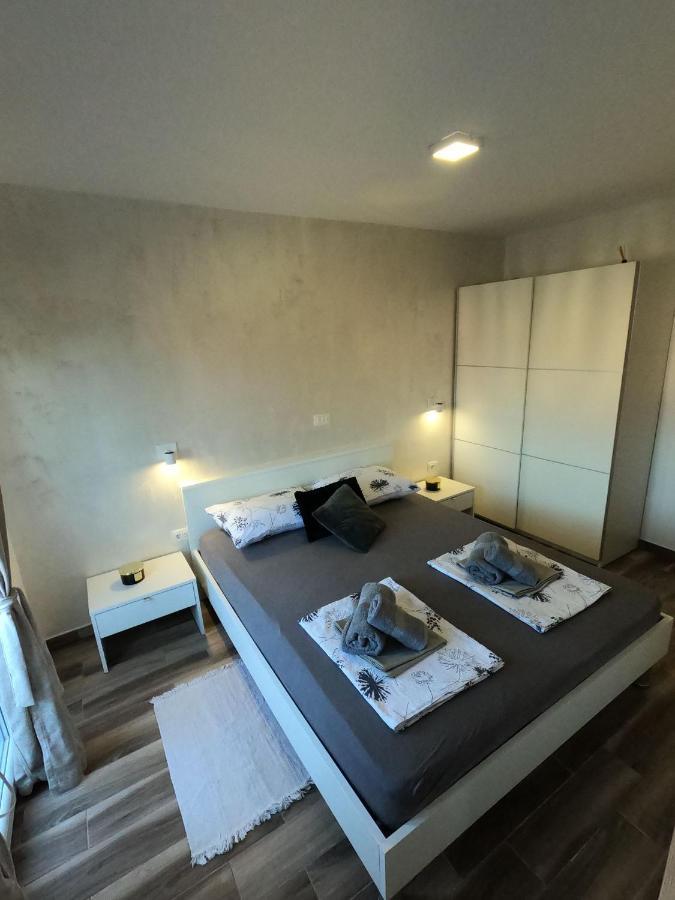 Apartment Natalia Valbandon エクステリア 写真
