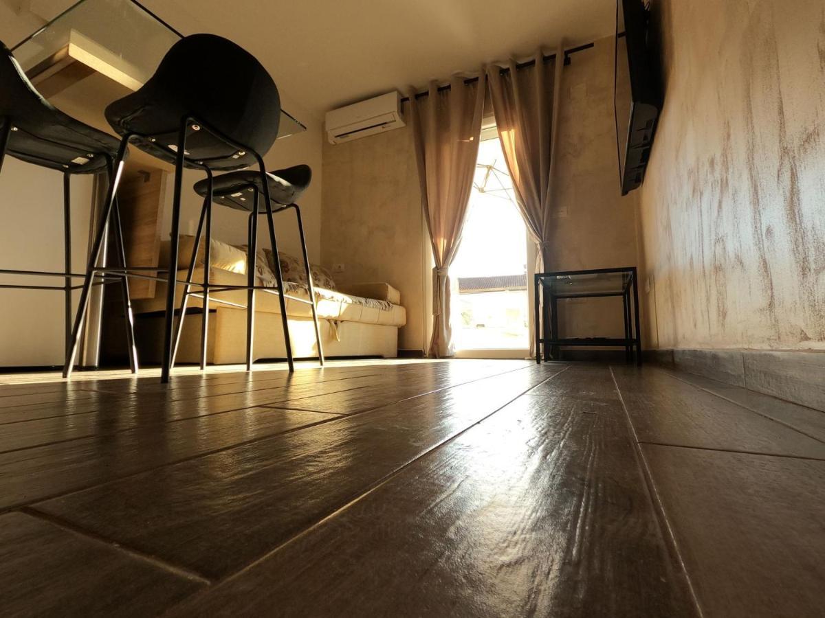 Apartment Natalia Valbandon エクステリア 写真